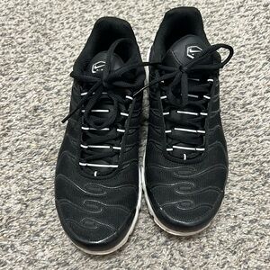 Nike 7.5 black TN AIR max